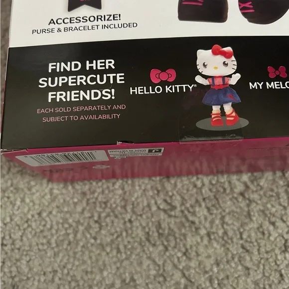 SOLD - Hello Kitty - Picture 8 of 12
